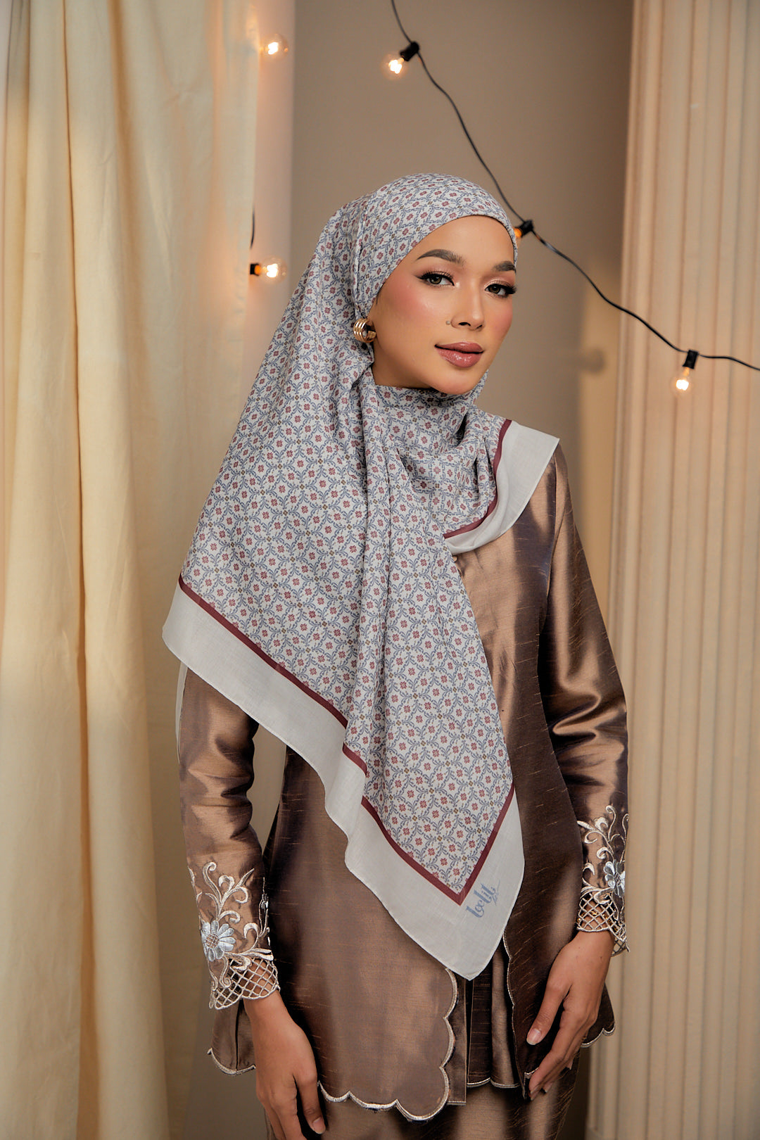 BEGUM GREYISH BURGUNDY