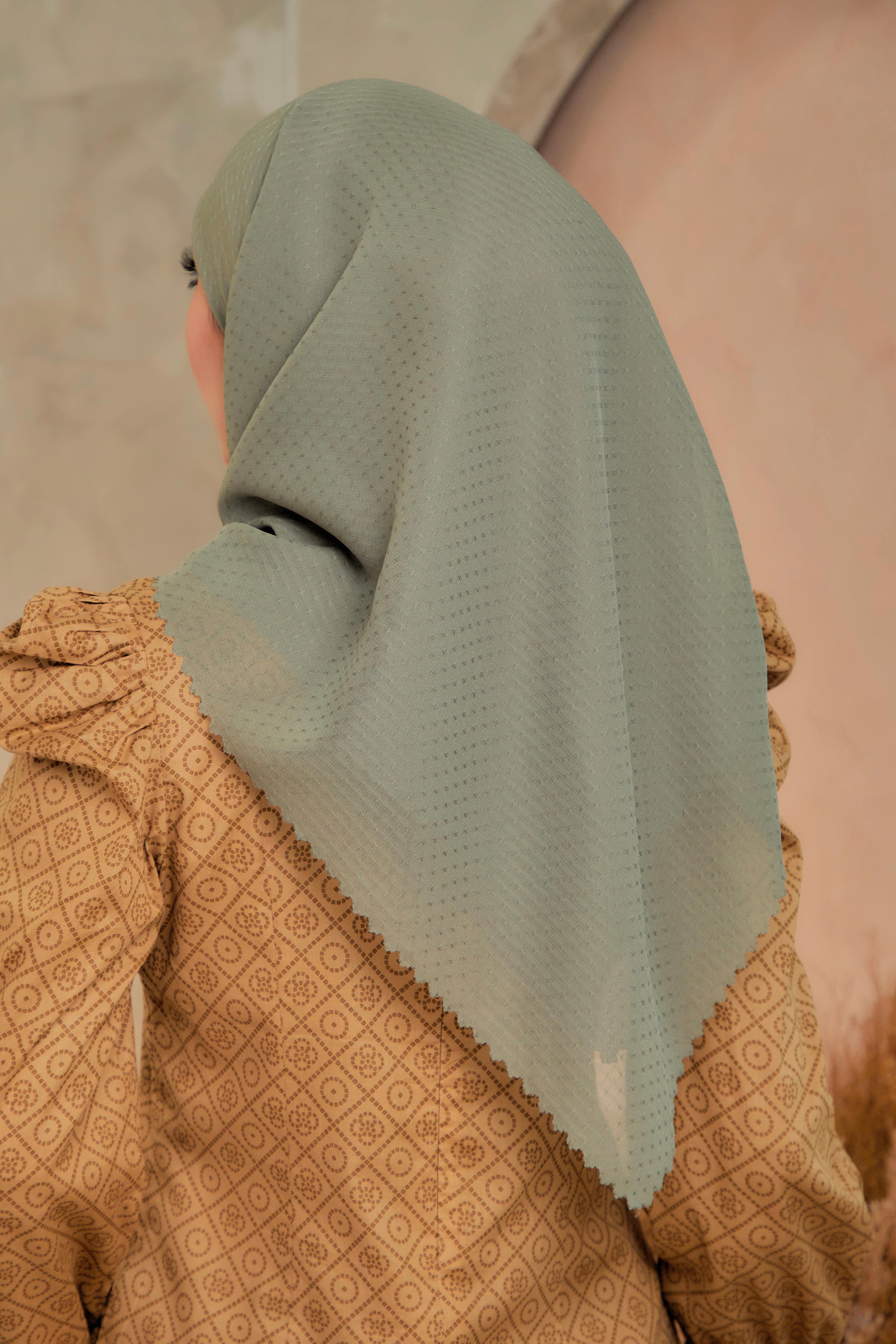 BASIC LAUREL GREEN