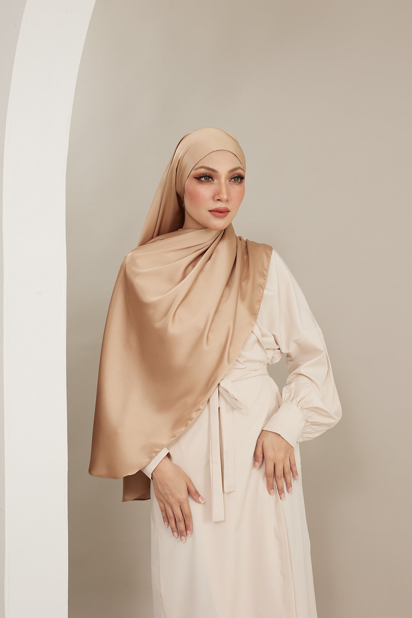 PLAIN- BEIGE