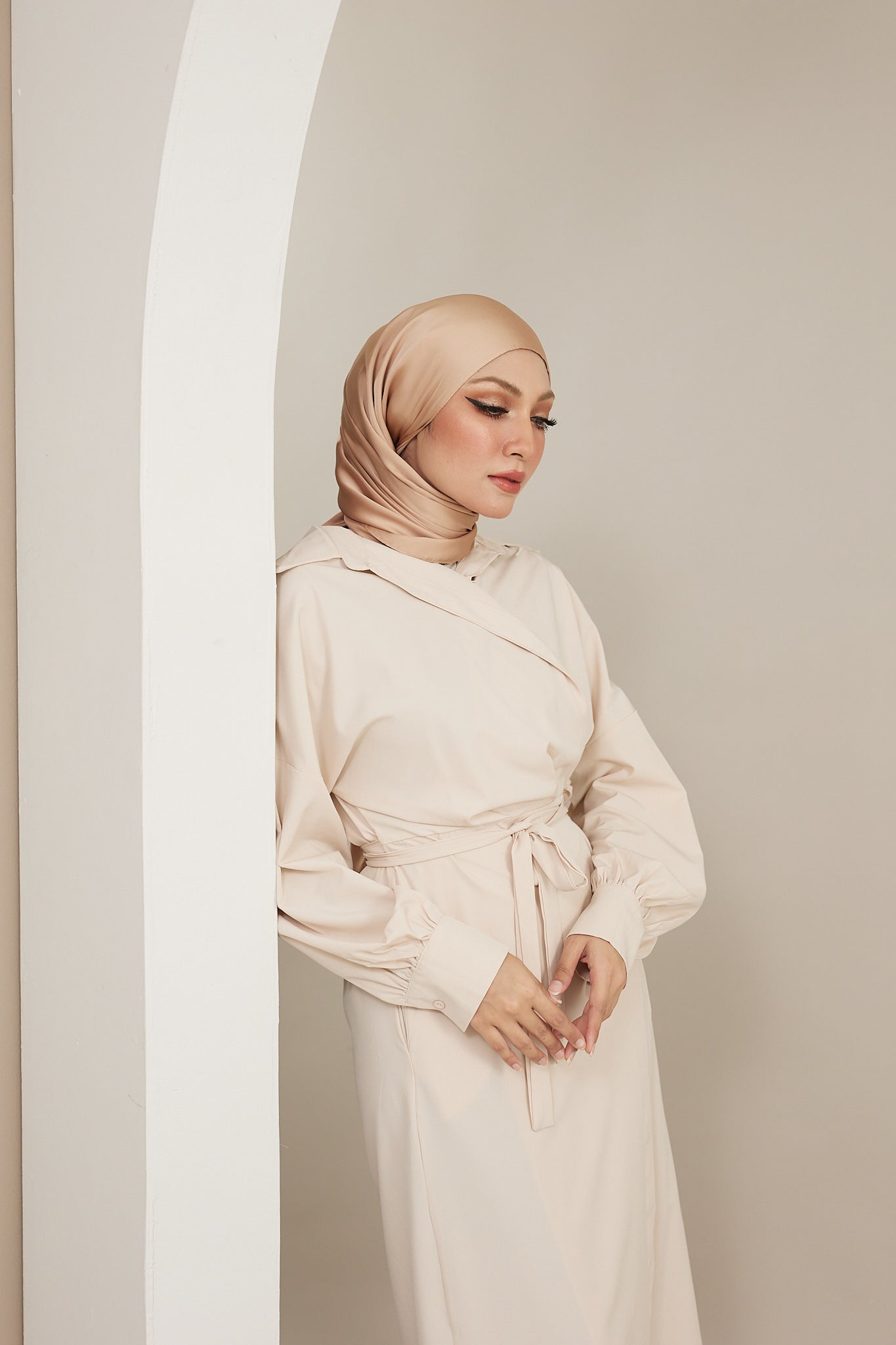 PLAIN- LIGHT BROWN