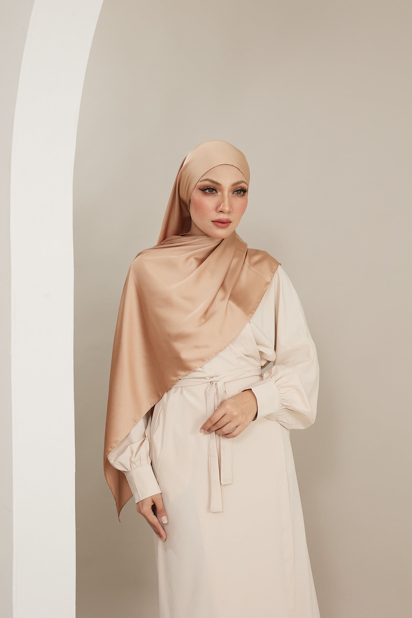 PLAIN- LIGHT BROWN