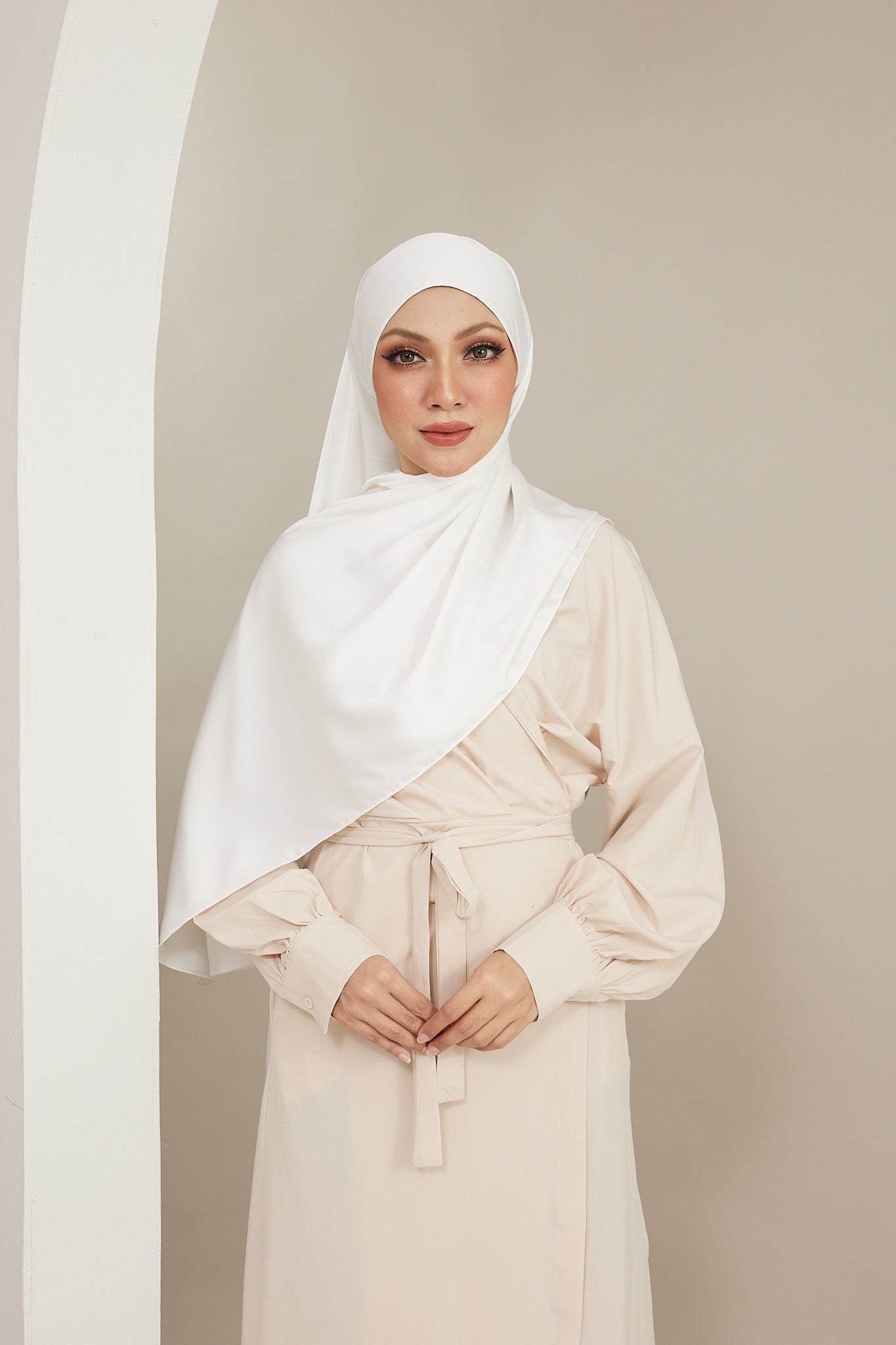 PLAIN- OFF WHITE